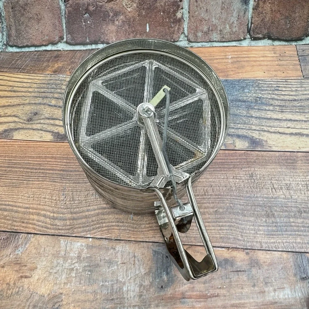 Foley Sift-Chine Triple Screen Metal Flour Sifter Kitchen Tool Vintage Rustic